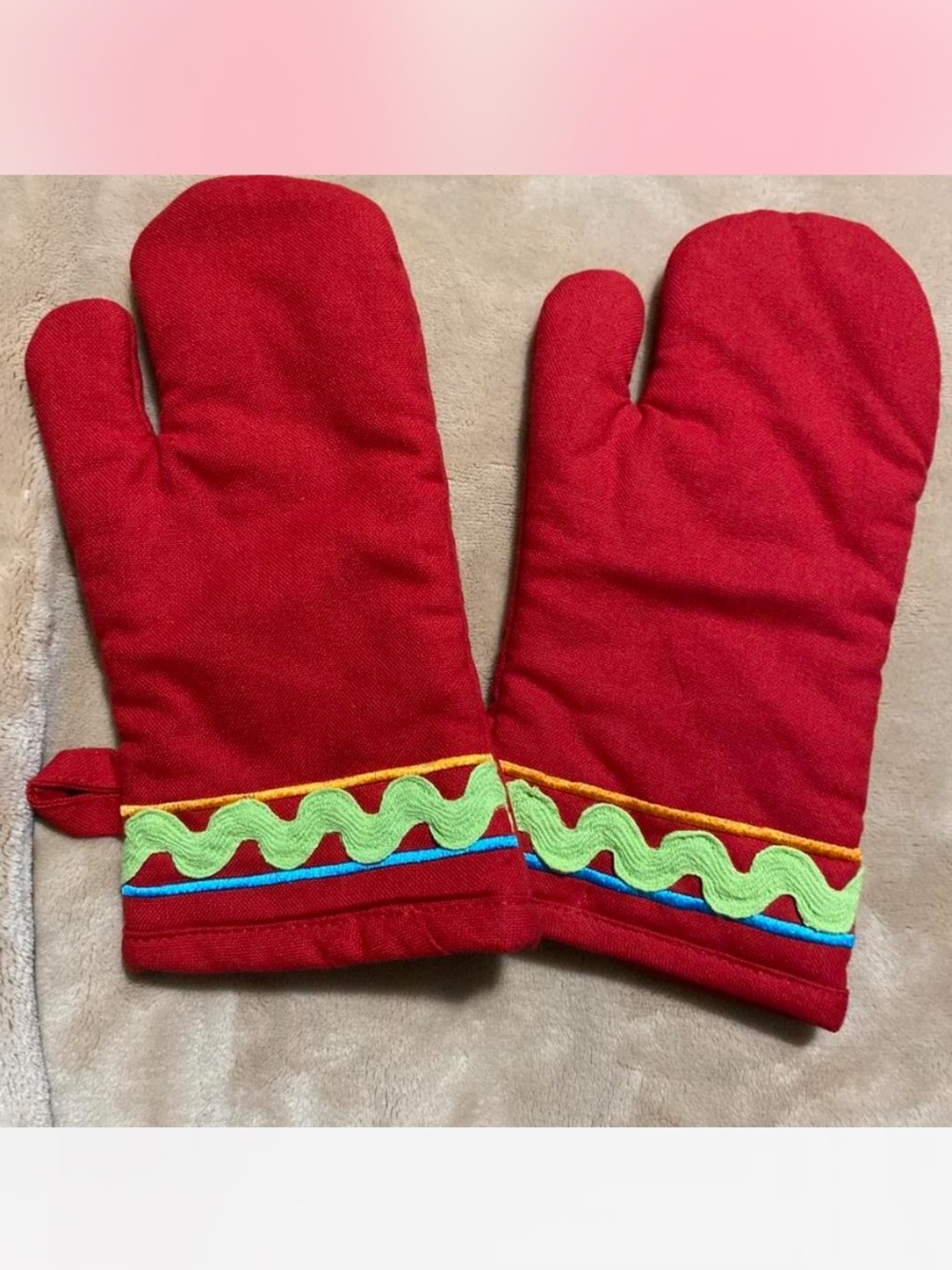Tag Kids Oven Mitts with Trim